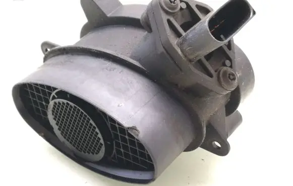 BMW 5 E39 Mass air flow meter 0928400468 7787076