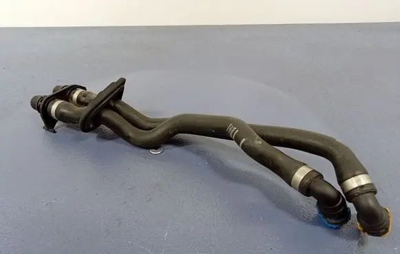 Engine coolant pipe/hose