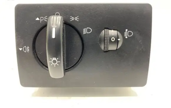 Ford Focus Other switches/knobs/shifts 4M5T13A024EA