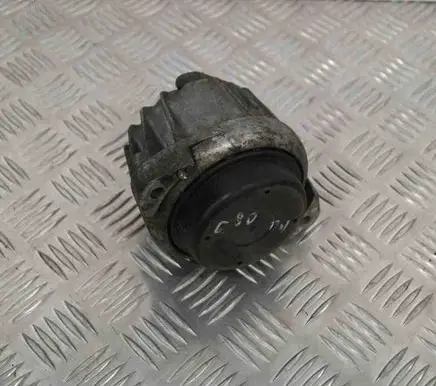 Engine mount bracket