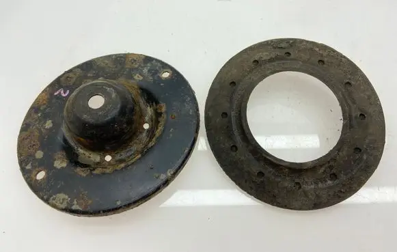Subaru Legacy Coil spring mount 
