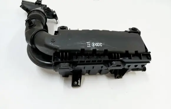 Peugeot 2008 II Air filter box 9812735680