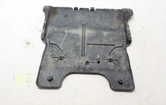Skoda Kamiq Engine splash shield/under tray 2Q0825236E