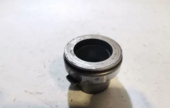BMW 5 E28 clutch release bearing 12072754 31510352