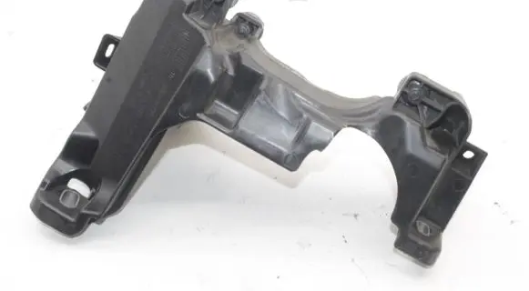 Ford Focus Air filter cleaner box bracket assembly 9674482280