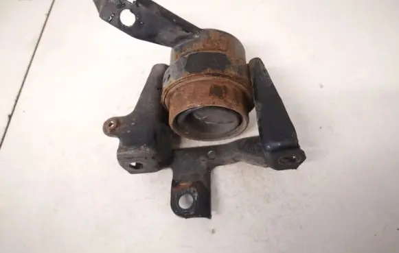 Toyota Corolla Verso AR10 Engine mount bracket