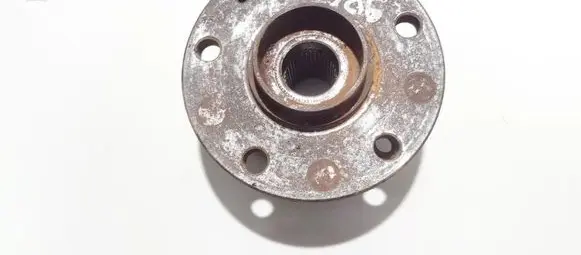 Volkswagen Touran I Front wheel hub