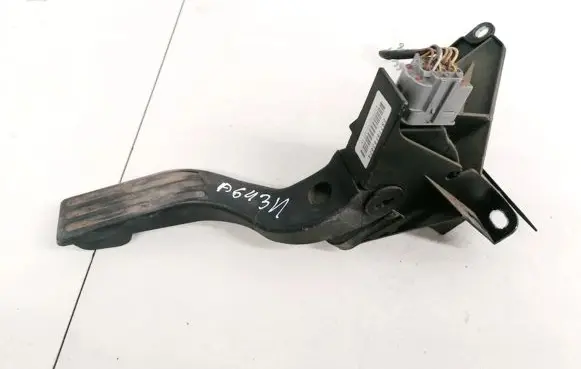 Ford Mondeo Mk III Accelerator throttle pedal 2S719F836DA