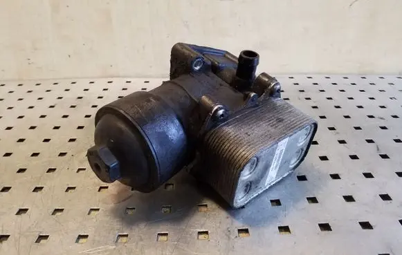 Skoda Octavia Mk2 (1Z) Oil filter mounting bracket 03L117021C