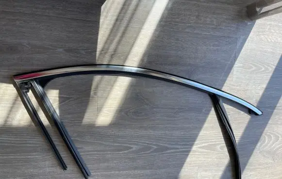 Ford Kuga III Front door glass trim molding FSSF