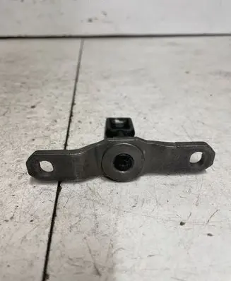 Volkswagen Touareg I Rear glass lock/latch 7L6845137