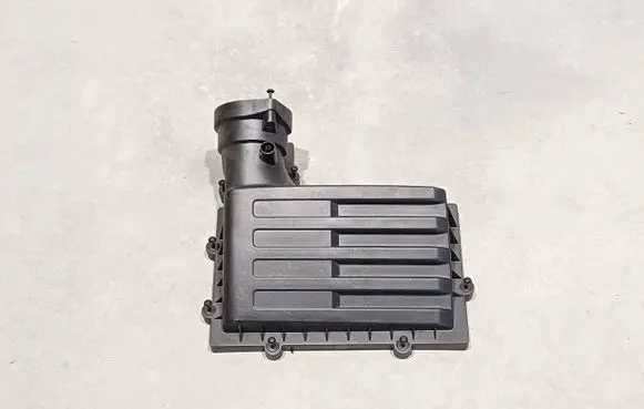 Volkswagen PASSAT B8 Air filter box 5Q0129607AA