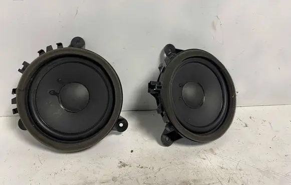 Volvo V70 Rear door speaker 30657445