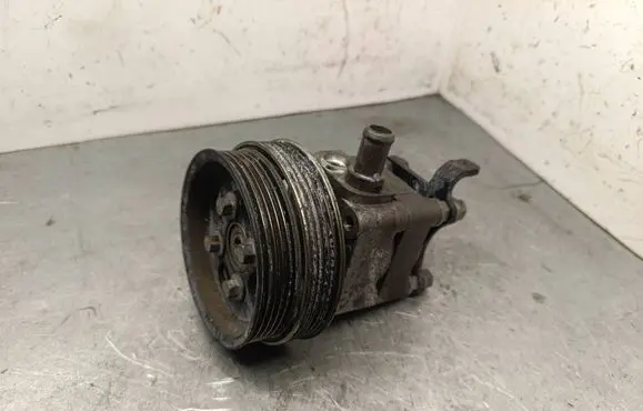 Volvo V70 Power steering pump 8G913A696NA