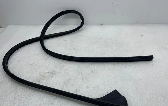 Tesla Model Y Rubber seal front coupe door 149767700B
