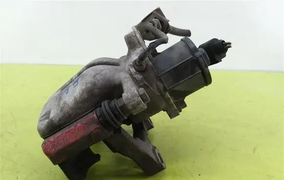 Volkswagen PASSAT B6 Rear brake caliper
