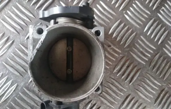 Volvo S40, V40 Throttle valve 9186780
