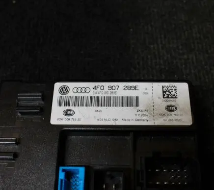 Audi A6 S6 C6 4F Central body control module 4F0907289E