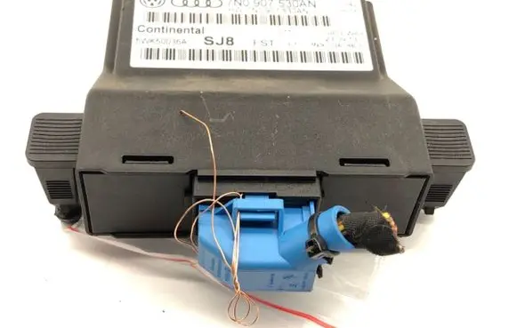 Volkswagen PASSAT B7 Gateway control module 7N0907530AN