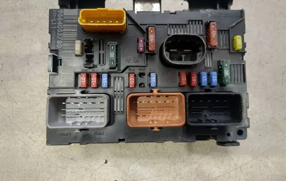 Peugeot 207 BSM Control unit 9664055780