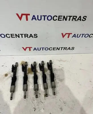 BMW 5 F10 F11 Fuel injector 7597870