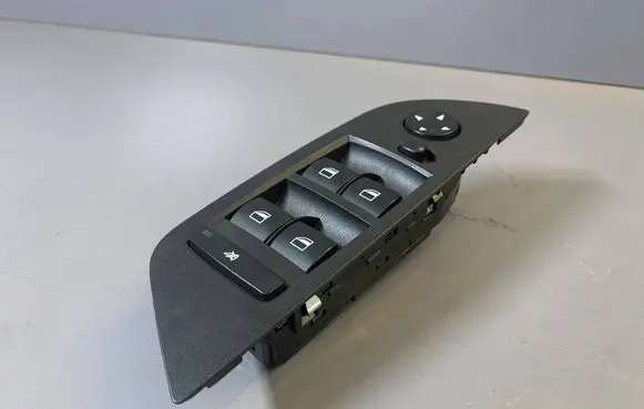 BMW X1 E84 Electric window control switch 9216047 61319216047