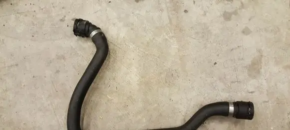 BMW 7 E65 E66 Engine coolant pipe/hose 8384912