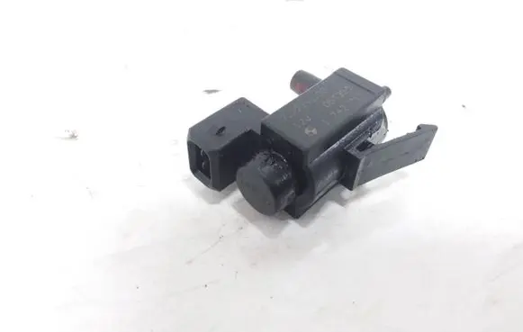 BMW 5 E60 E61 Turbo solenoid valve 1742712