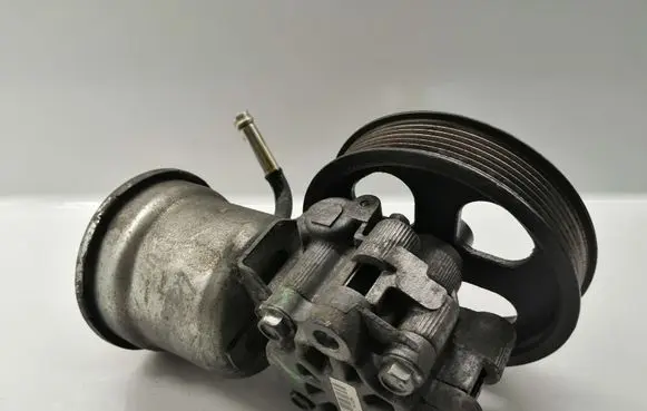 Toyota Avensis T250 Power steering pump 4431005120