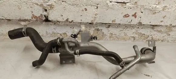 Mercedes-Benz X-class W470 Engine coolant pipe/hose 