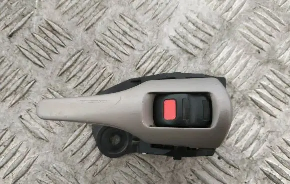 Toyota Urban Cruiser (XP110) Rear door interior handle