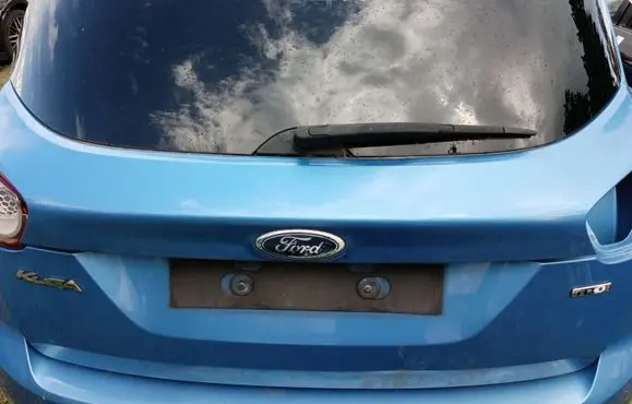 Ford Kuga I Opening tailgate glass 