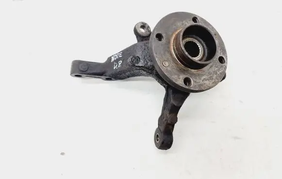Nissan Note (E11) Front wheel hub