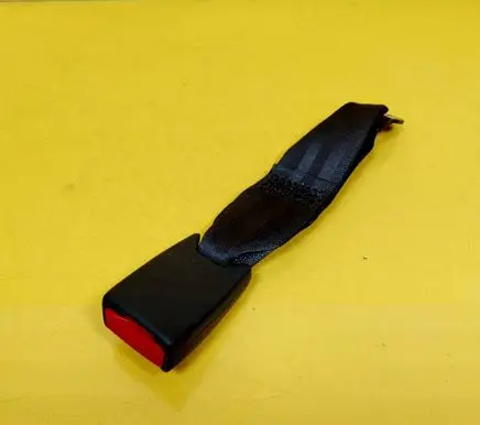 Mitsubishi Colt Rear seatbelt buckle 