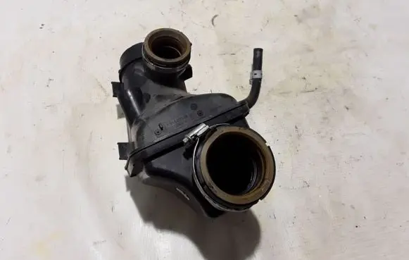 Mercedes-Benz GLA W156 Air intake hose/pipe A6510900609