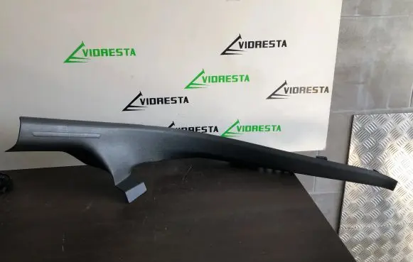 Front sill trim cover