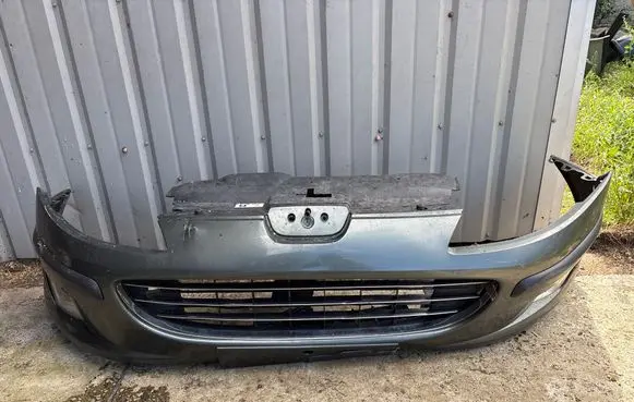 Peugeot 407 Front bumper 1857266016