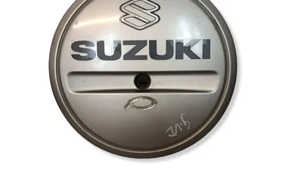 Suzuki Grand Vitara I Non-original wheel cap 