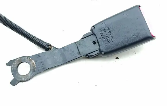 Lexus CT 200H Front seatbelt buckle E034501