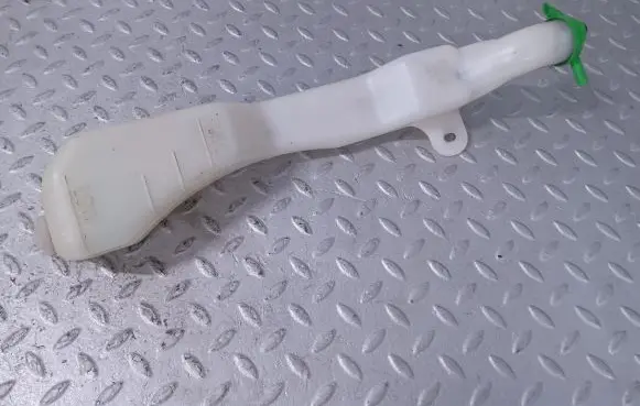 Suzuki Swift III Coolant expansion tank/reservoir 1793152R00