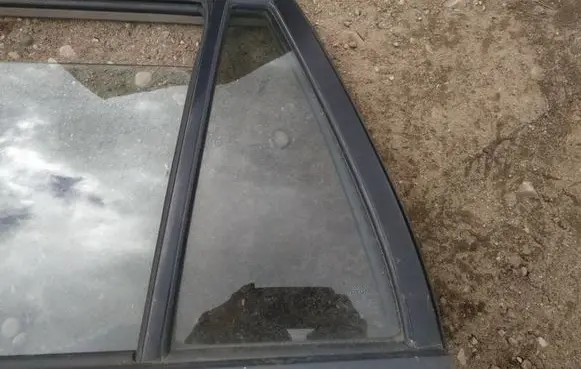 Toyota Corolla E120 E130 Rear vent window glass as2