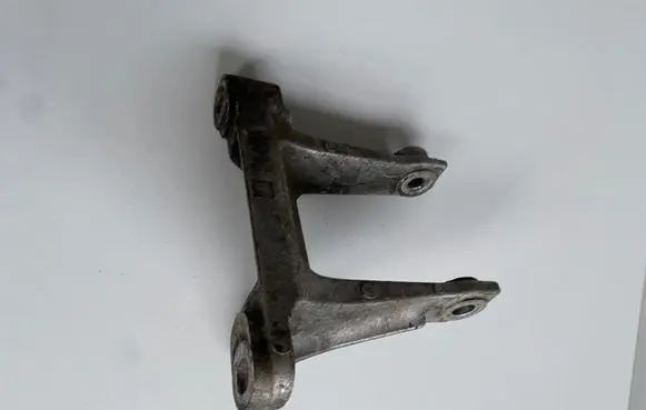 Honda Prelude Engine mounting bracket S30H177C