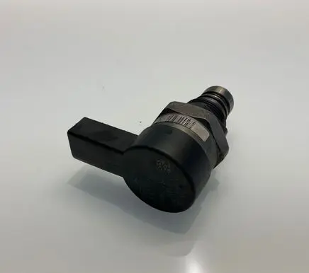 Mercedes-Benz E W211 Fuel pressure sensor A6110780449 25169430 0281002494