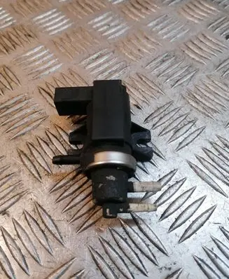 Vacuum valve
