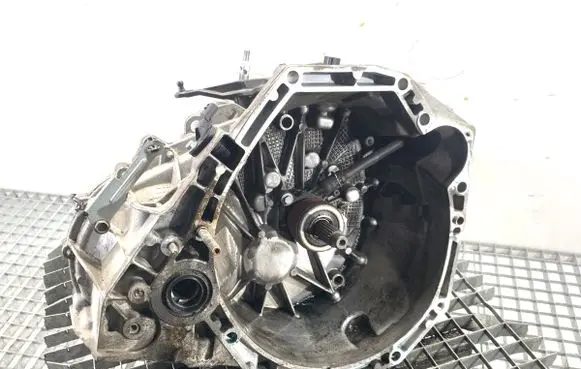 Nissan Pulsar Manual 5 speed gearbox TL4138