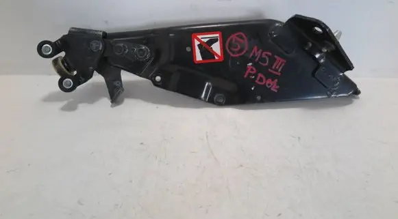 Mazda 5 Sliding door lower roller guide/hinge PROWADNICADRZWI
