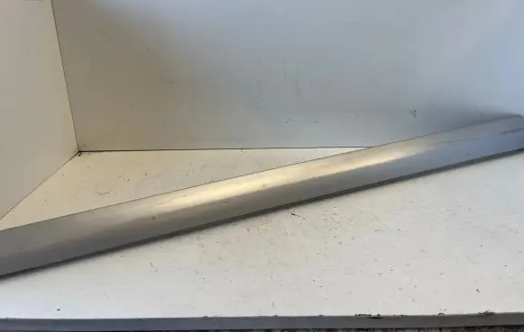 Ford Kuga I Front door trim (molding) F0400801