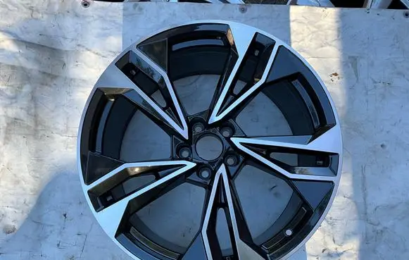 Audi A4 S4 B9 R20 alloy rim 8W0601025EQ