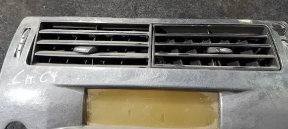Citroen C4 I Dash center air vent grill