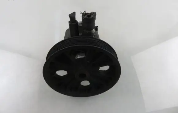 Volvo S40, V40 Power steering pump 9485757
